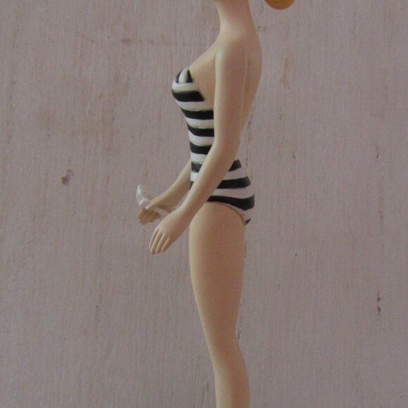 Vintage Barbie Debut 1959 Hallmark Keepsake Ornament (1994 First in Series) -box - Picture 7 of 13